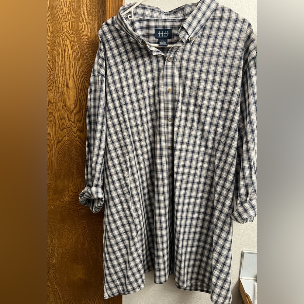 Harbor Bay. Long sleeved, button up polo. White, blue and grey. Size 3XL